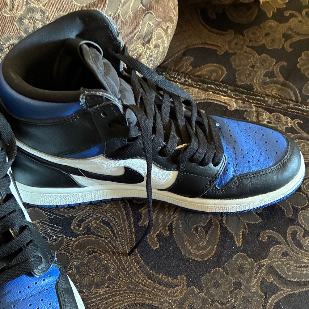 Nike Air Jordan 1 Retro OG High Royal Toe Size 8 Men - Picture 6 of 9